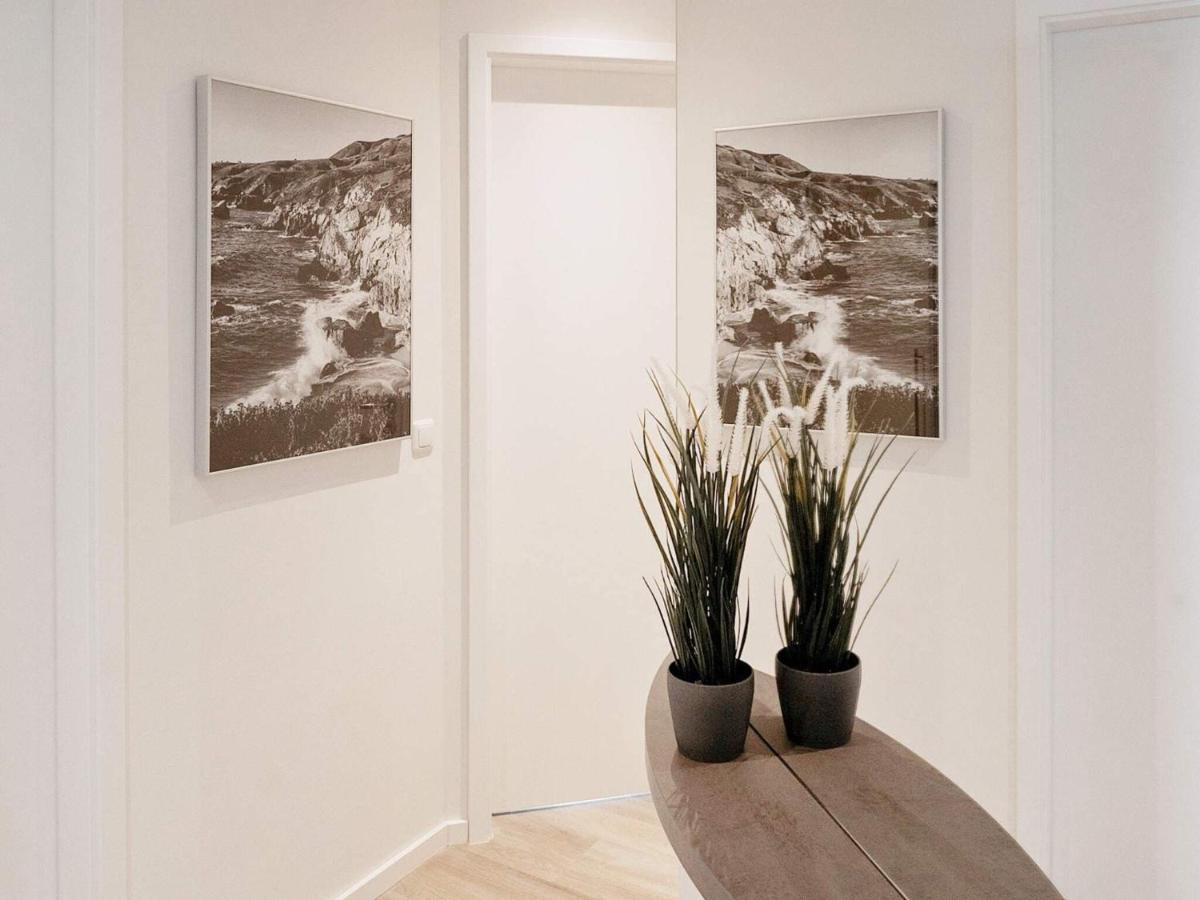Apartment V